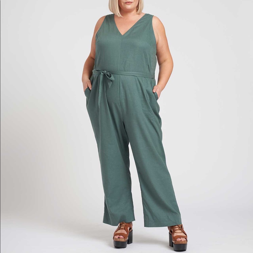 NWT Universal Standard Linen Jumpsuit
